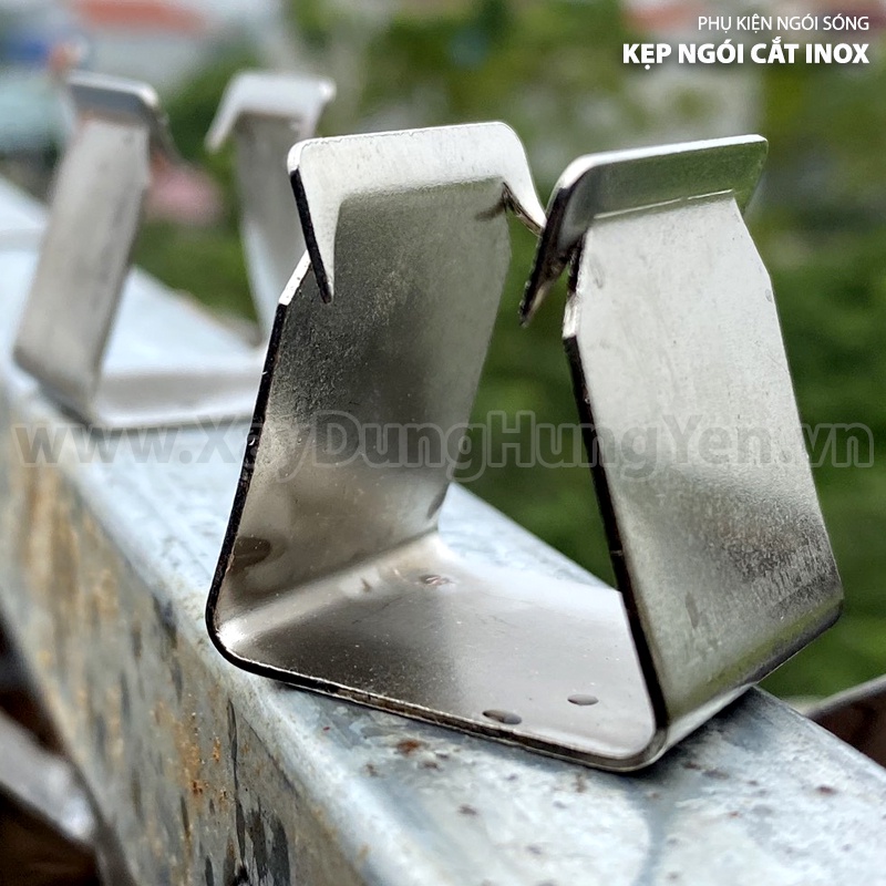 Kẹp ngói cắt CHIAN inox hàng chuẩn - Hộp 200 Cái-Sử dụng dễ dàng - Giảm thời gian thi công mái-Tăng thẩm mỹ cho mái nhà