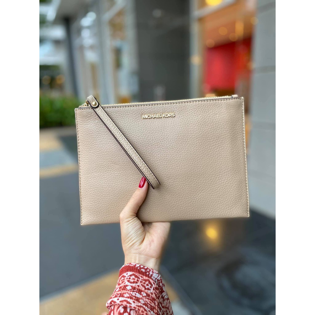 Túi xách cầm tay nữ Clutch Michael Kors