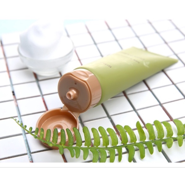 Sữa Rửa Mặt Dưỡng Ẩm Chuyên Sâu The Saem Urban Eco Harakeke Foam Cleanser Dưỡng Ẩm Chuyên Sâu 100g