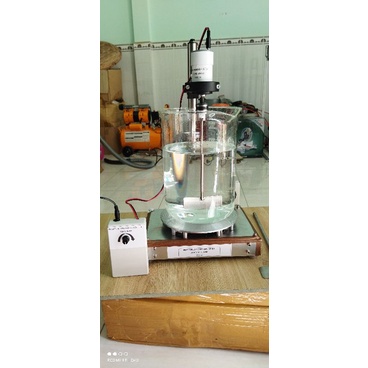Máy khuấy đũa 10l có gia nhiệt dùng khuấy mẫu mỹ phẩm , serum, kem, hóa,dược, sinh học, thực phẩm, pha chế thuốc.