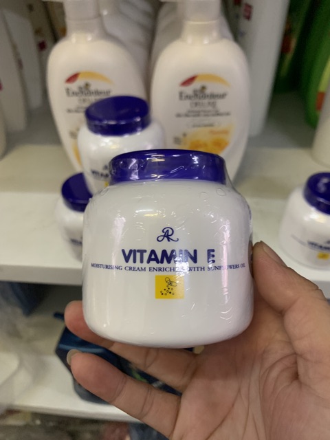 Kem Dưỡng Ẩm Aron VITAMIN E thái lan 200g