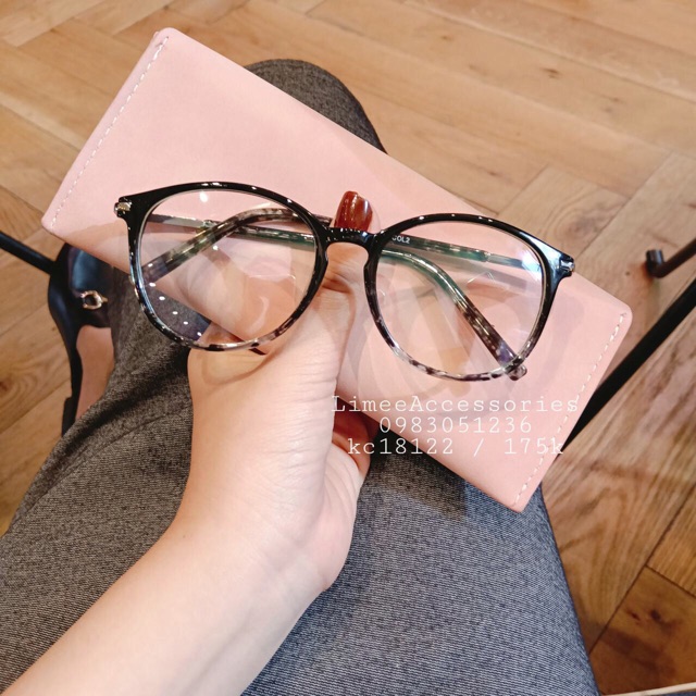 Kính cận Nobita viền beo