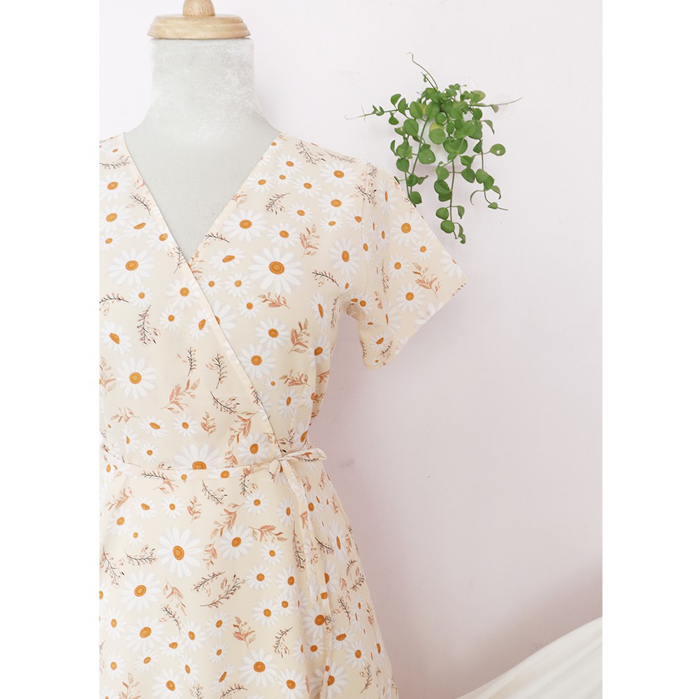 Đầm váy nữ hoa cúc, dáng xoè cổ chữ V xinh xắn, dễ thương RD045 | BigBuy360 - bigbuy360.vn