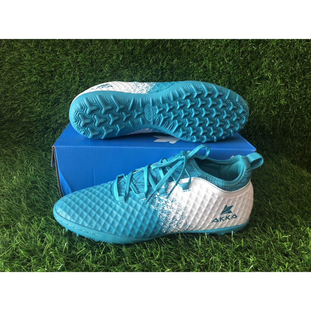 giầy akka control 2