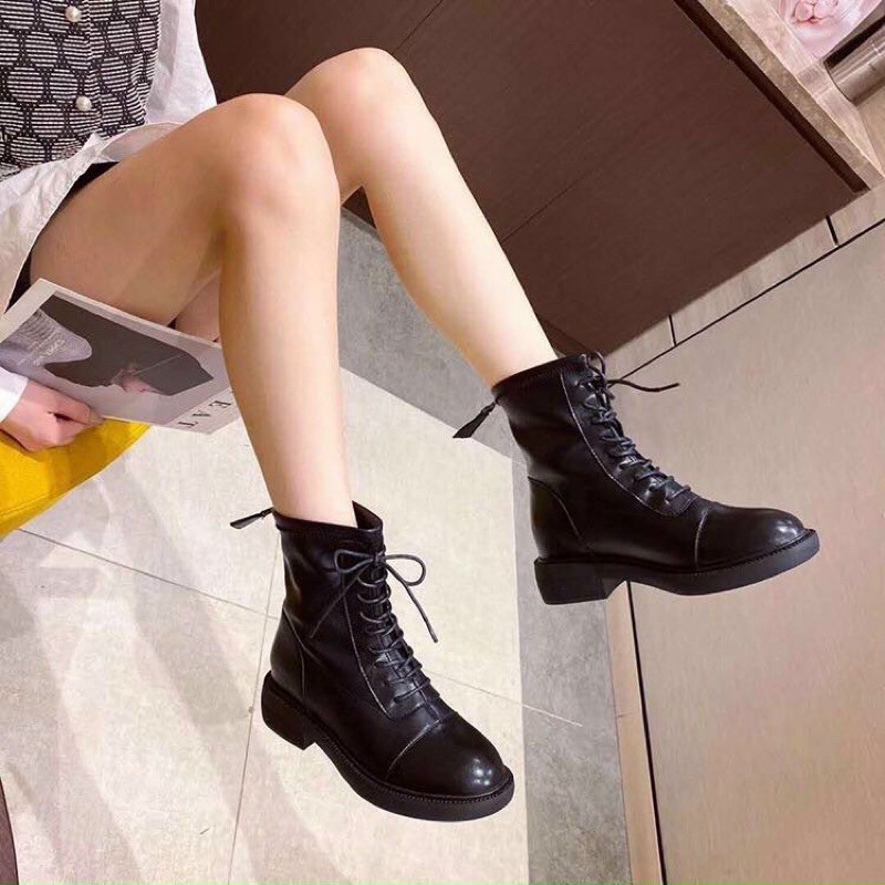 Boot cổ cao nữ Đan dây khoá sau hót hít da lì .