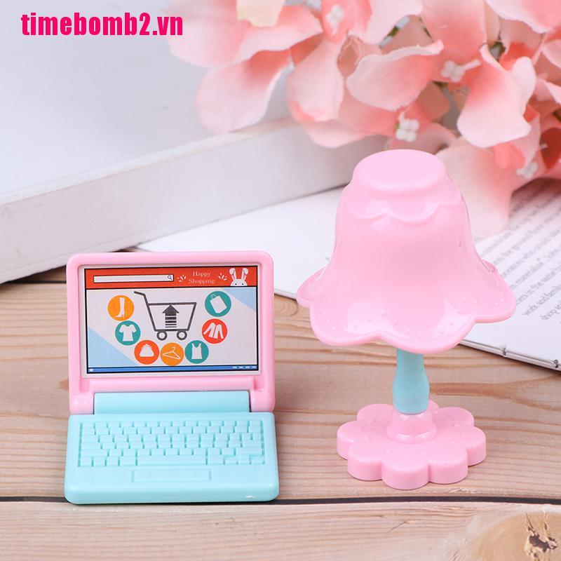 Mô Hình Máy Tính Và Búp Bê Trang Trí Nhà Cửa