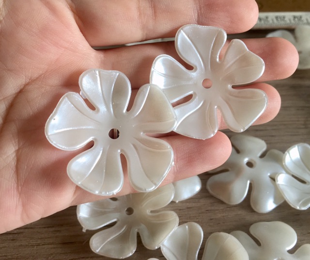 35 Cánh hoa giả Ngọc trai loại mỏng