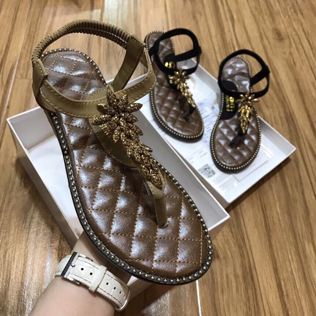 Sandal xỏ ngón