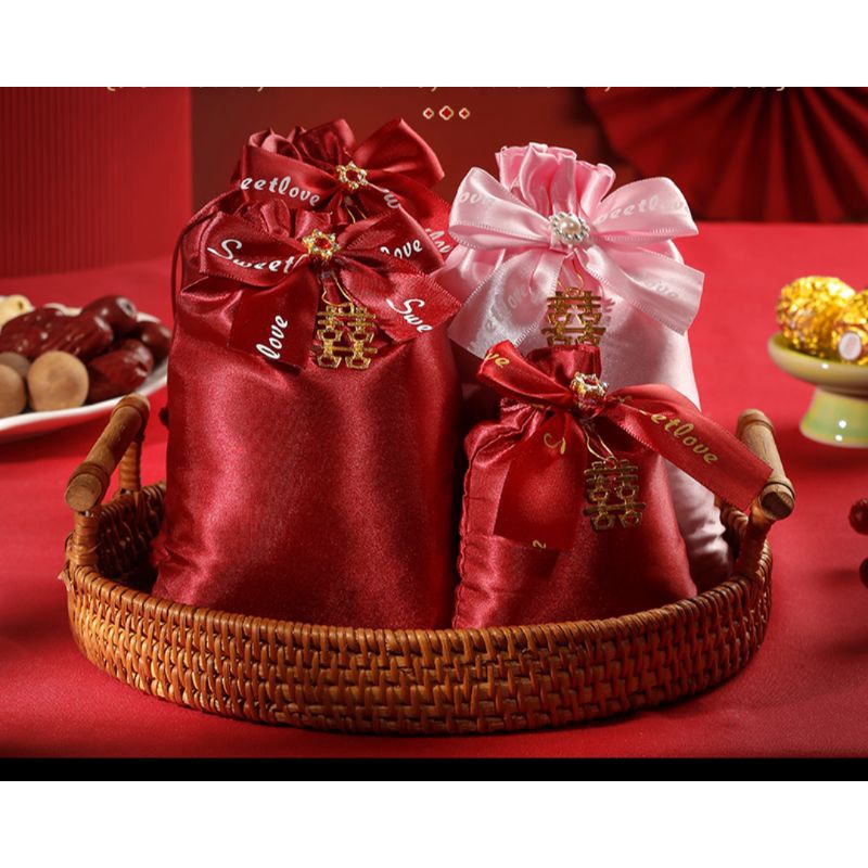 Túi vải nhung có nơ kèm chữ hỷ size 10x14