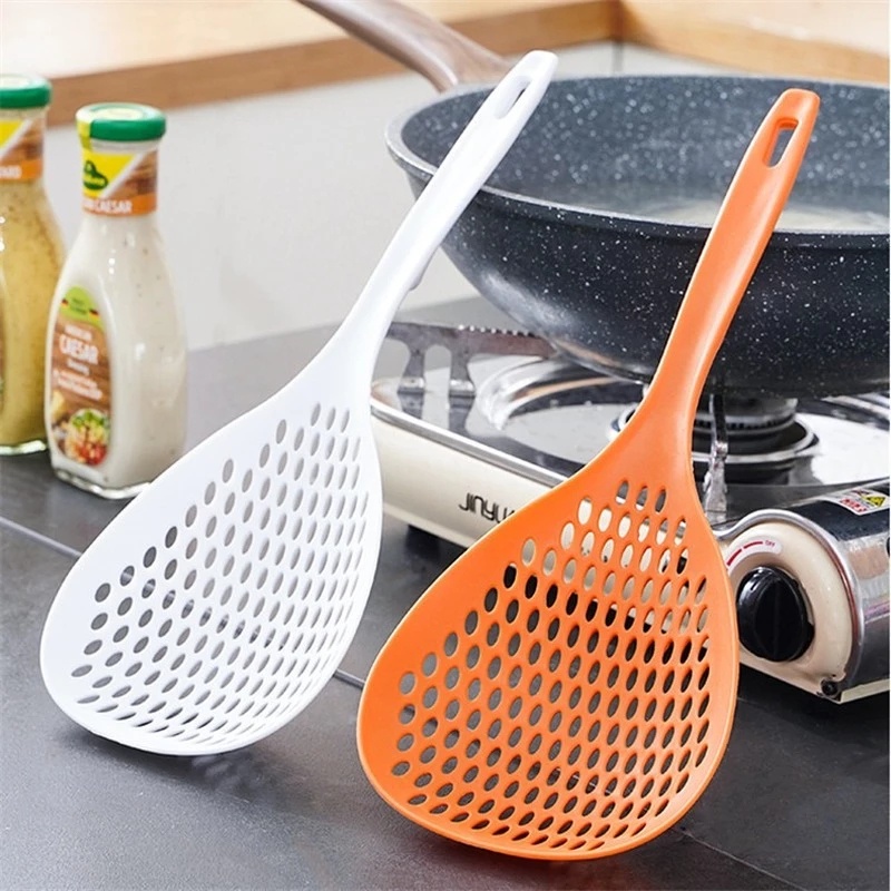 Muỗng lọc dầu cỡ lớn chịu nhiệt độ cao có lỗ treo tiện dụng