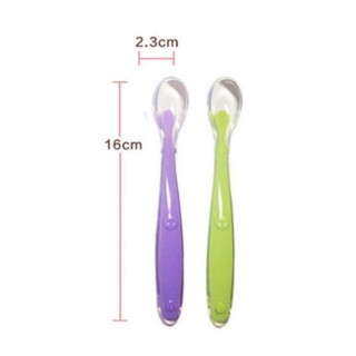 Thìa ăn dặm silicon cho bé an toàn tiện lợi