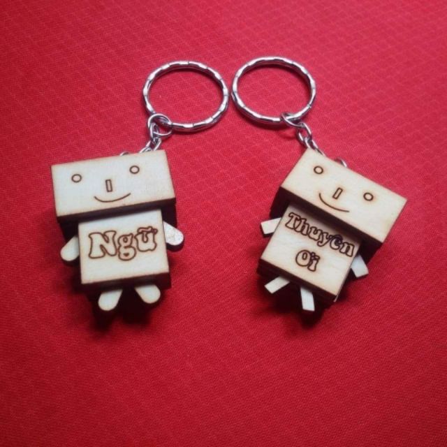 Móc khóa người Gỗ DANBO khắc theo yêu cầu. Sỉ số lượng lớn