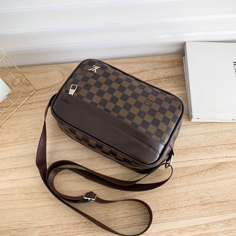 Túi đeo chéo Lv dáng hộp | BigBuy360 - bigbuy360.vn