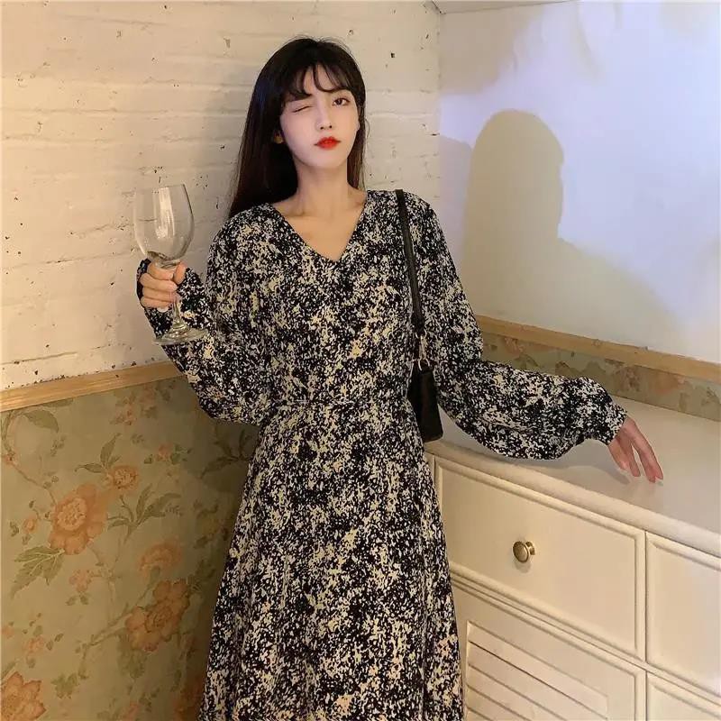 Đầm tay dài cổ chữ V in hoa kiểu Pháp cổ điển | BigBuy360 - bigbuy360.vn