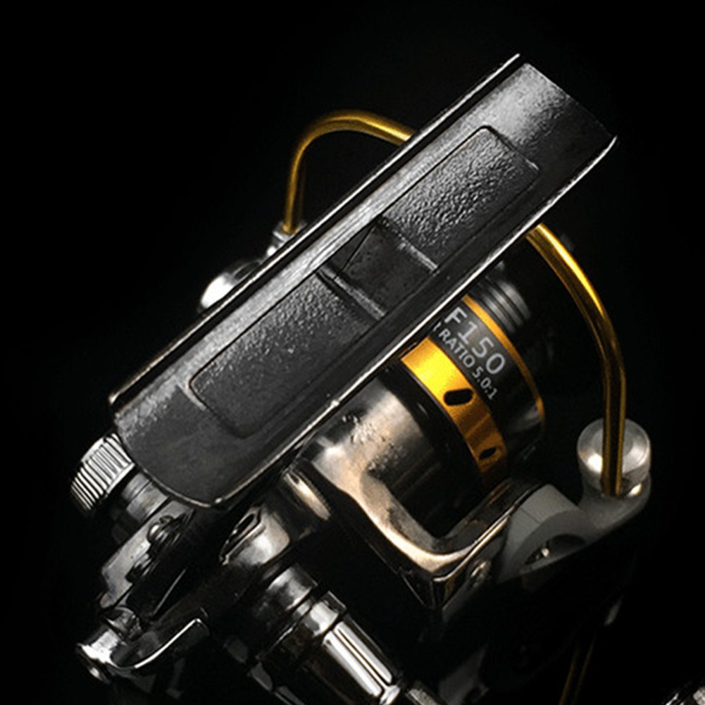 Máy câu cá mini cầm tay phải tiện dụng