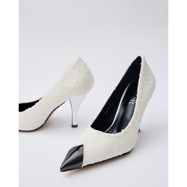 19821 - CAO GÓT ADDISON CLOSED TOE HEELS