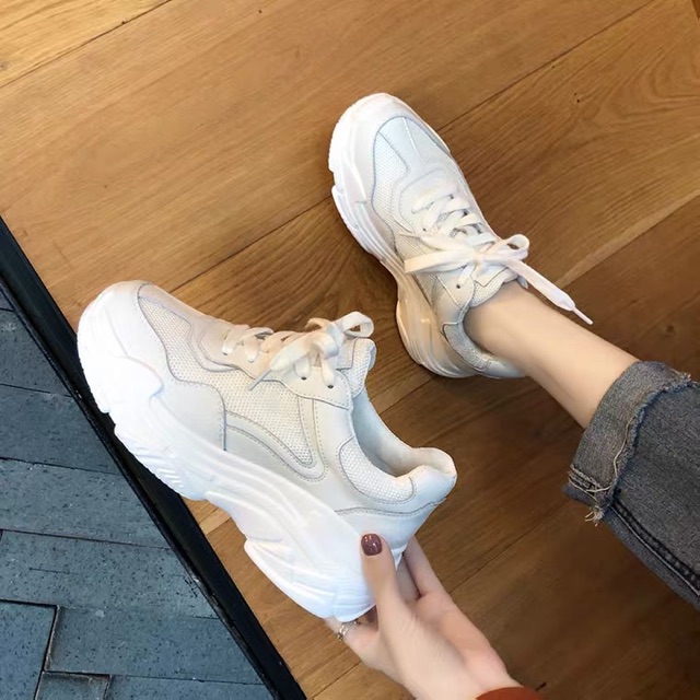 Giày thể thao nữ