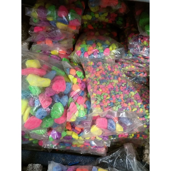 ĐÁ MÀU TRANG TRÍ BỂ CÁ , SỎI  TRANG TRÍ HỒ CÁ , SỎI MÀU