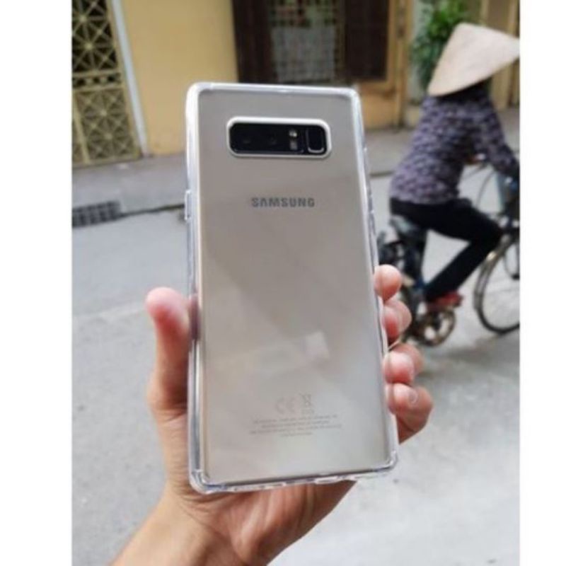 ốp lưng likgus meka samsung NOTE 8 không ố màu.