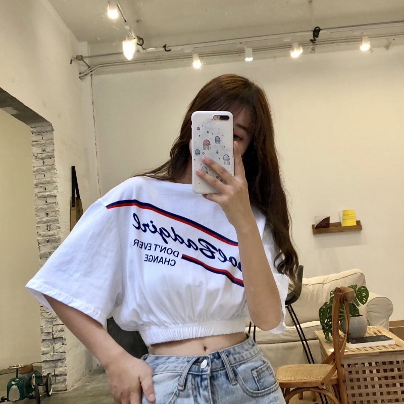 Áo Croptop Tay Ngắn Thiết Kế Dáng Rộng Phong Cách Hàn Quốc