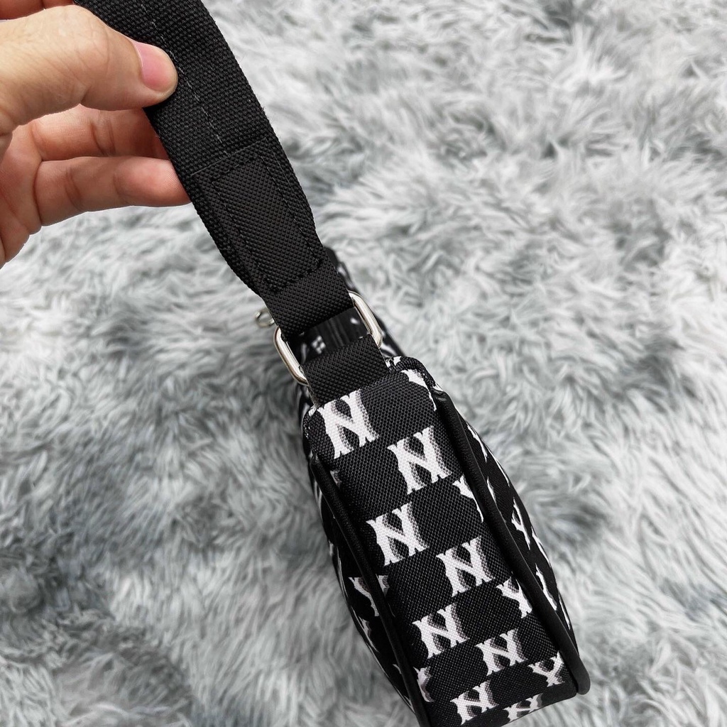 Túi đeo vai MLB NY MONOGRAM HOBO BAG BLACK thời trang