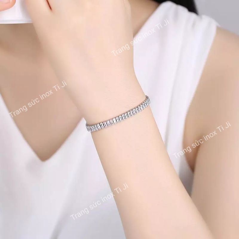 LẮC TAY NỮ INOX ĐÍNH ĐÁ CHỮ NHẬT TO 6MM KHÔNG ĐEN