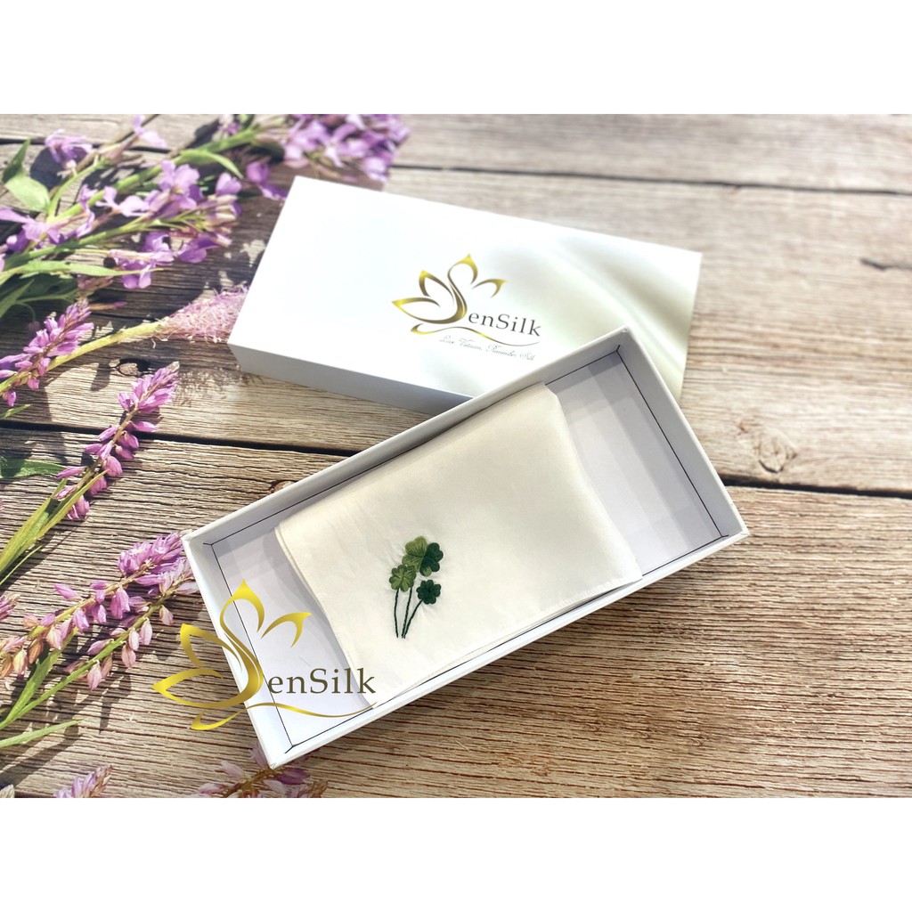 Khăn Mùi Xoa  Thêu Tay Cỏ 4 Lá - Quà Tặng May Mắn