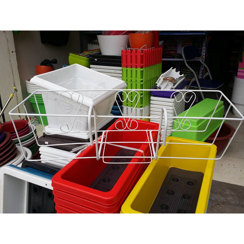 combo 1 bộ móc sắt tim to treo ban công dài 67cm chậu chữ nhật dài 67cm