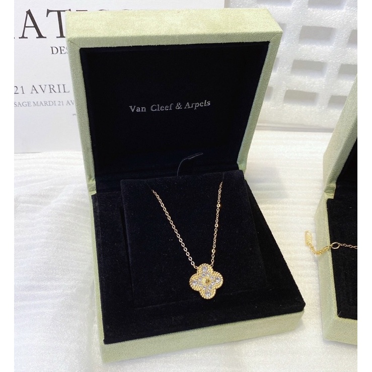 Dây chuyền hoa đính đá