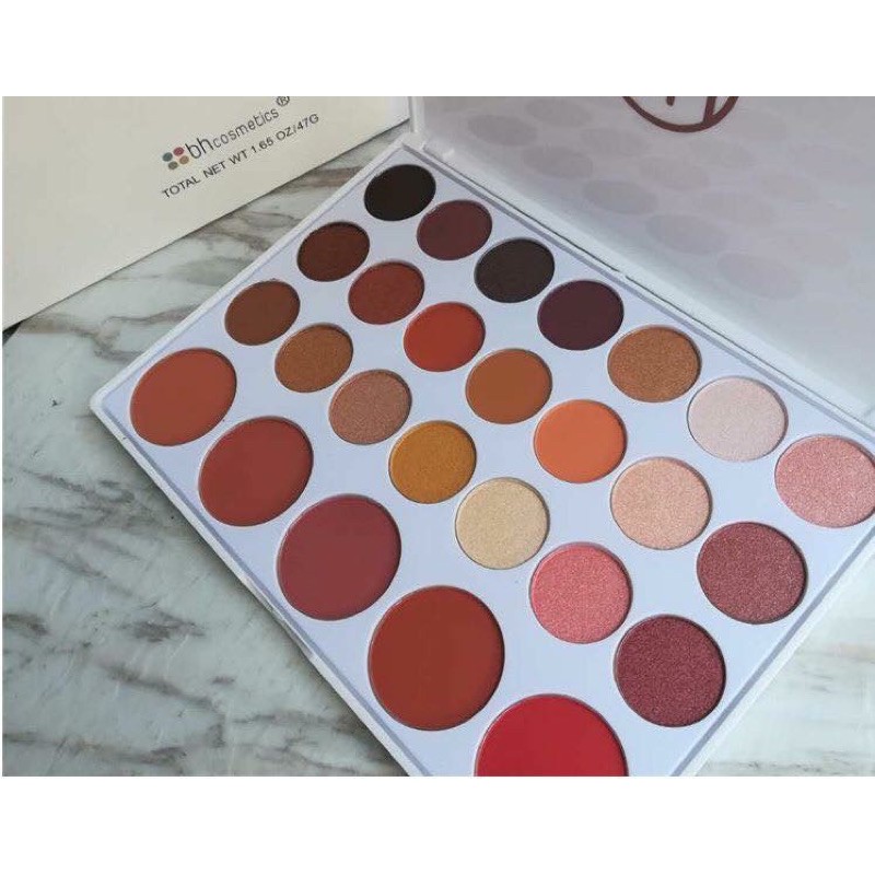 Bảng Phấn Mắt BH Cosmetics Nouveau Neutrals 26 Color Shadow & Blush Palette (38g)