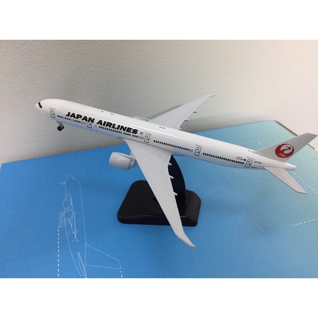 MÔ HÌNH MÁY BAY TĨNH BOEING B787 - JAPAN AIRLINES 20CM CÓ BÁNH XE