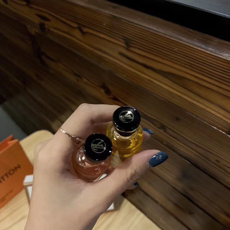 Bộ 5 lọ nước hoa LV Louis Vuitton cao cấp 10ml | BigBuy360 - bigbuy360.vn