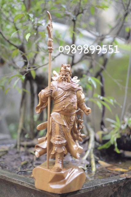 Tượng Quan Công gỗ thơm cao 30 cm