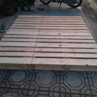 Giường pallet 1m8×2m gỗ thông rẻ