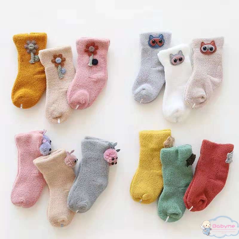 Set 3 đôi tất chống trượt hoạ tiết hoạt hình cho bé