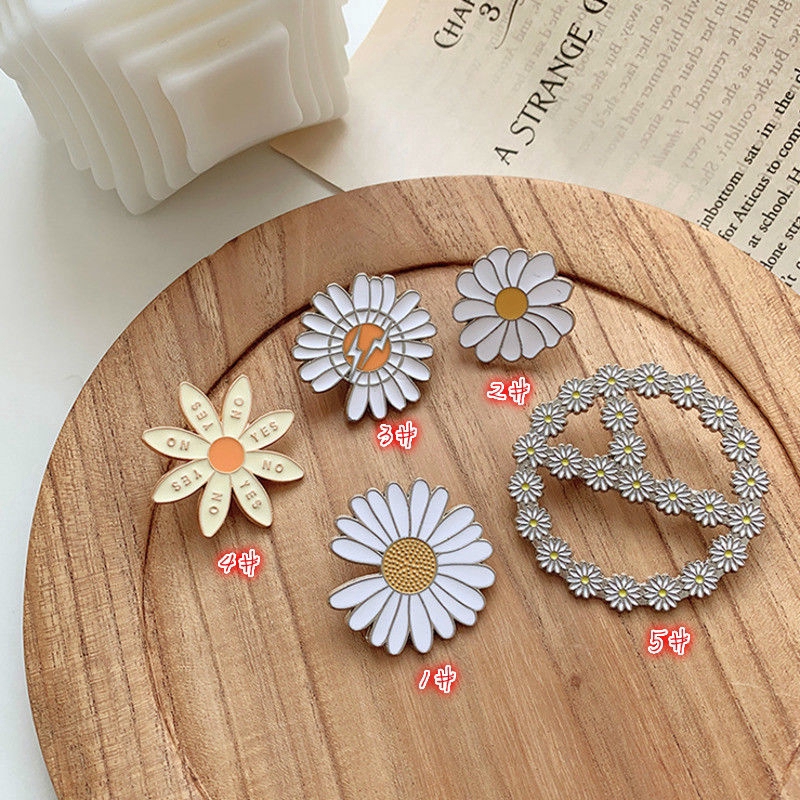 Trâm Cài Áo Hình Hoa Cúc Xinh Xắn Cho Nữ