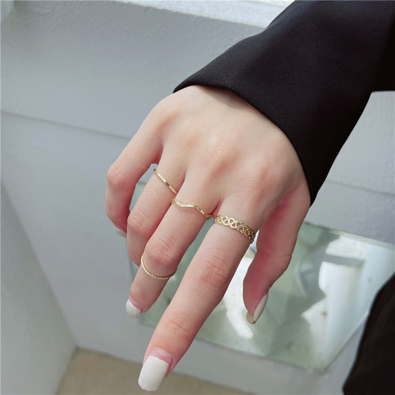 4pcs/set Punk Rock Gold Wavy Finger Knuckle Rings Set for Women Finger Ring