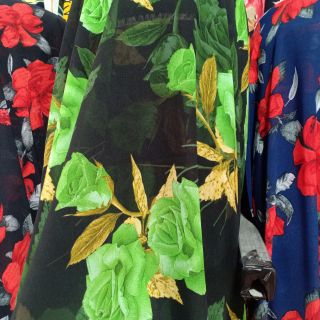 Vải voan hoa hồng