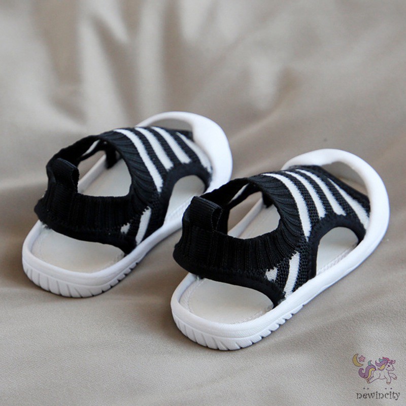Giày chống trượt thiết kế sọc đáng yêu thời trang cho bé