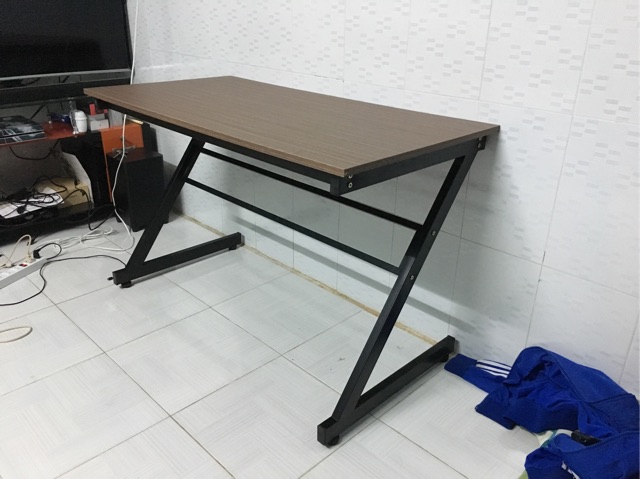 Bàn máy tính chân chữ Z chơi game giá rẻ ( 100x50x75) sắt hộp 25x50 | BigBuy360 - bigbuy360.vn