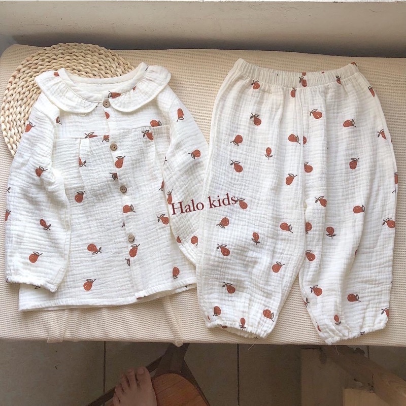 Bộ dài tay cổ bèo cho bé gái chất liệu xô muslin