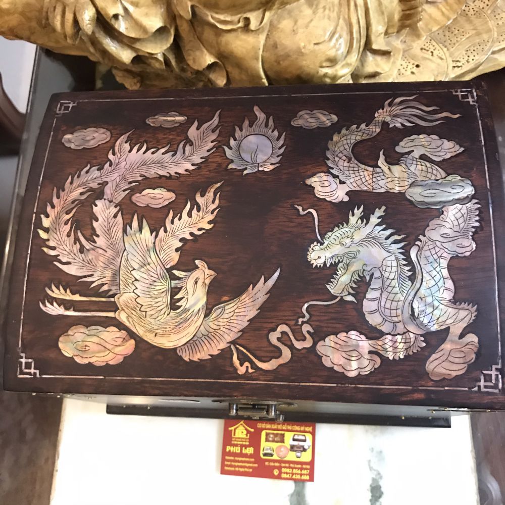 Hộp khảm trai rồng phượng, kiểu cổ,mặt cong