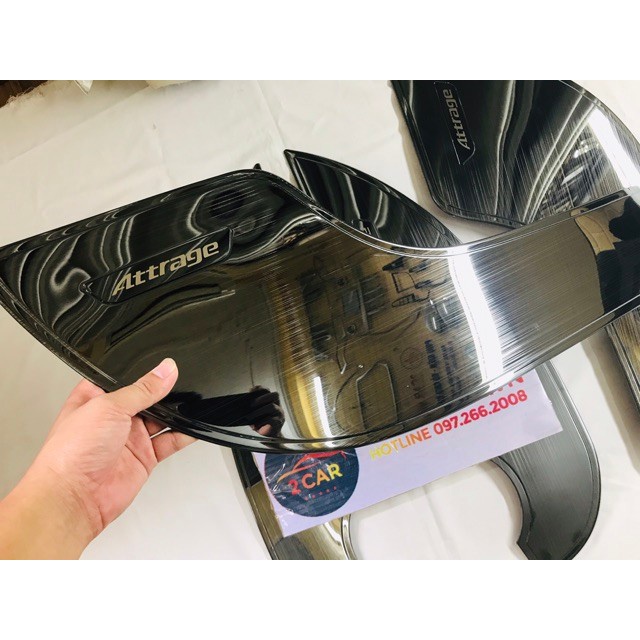 Bộ ốp Tapli cánh cửa và Màng loa cánh cửa Titan cho xe Mitsubishi Attrage form 2015-2020