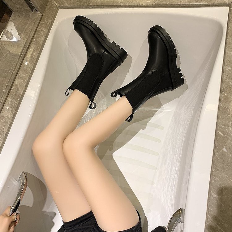 Giày bốt bằng da PU dễ mang thiết kế đơn giản hợp thời trang | BigBuy360 - bigbuy360.vn