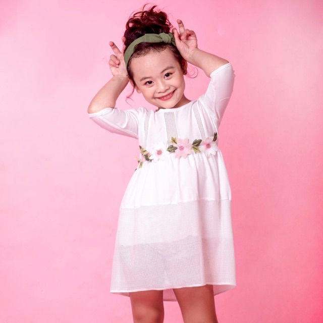 Váy trắng phối hoa eo Lk0160