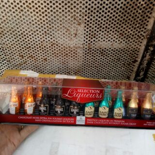 Socola nhân rượu 245g 19 chai