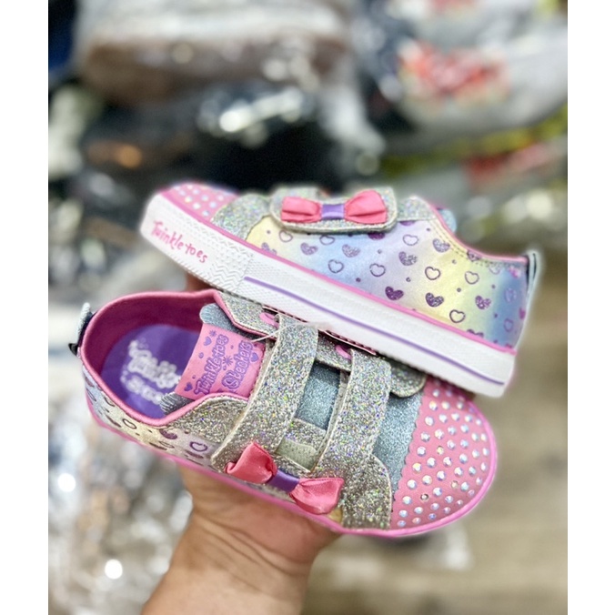 Giày bé gái