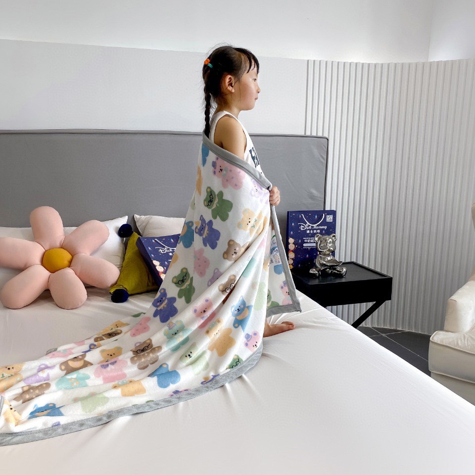 Chăn cho bé đi học, mền cho bé thương hiệu Disney mommy chuẩn đẹp xuất sắc, chất nỉ sữa siêu mềm mịn không xổ lông