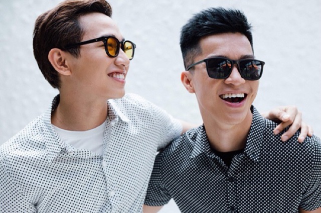 Sơ mi tay ngắn hoạ tiết ngôi sao