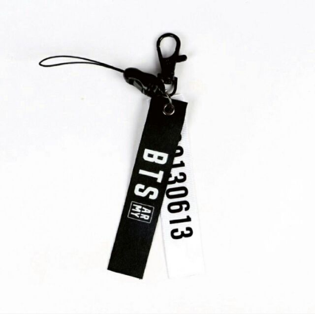 Nametag dây đôi BTS